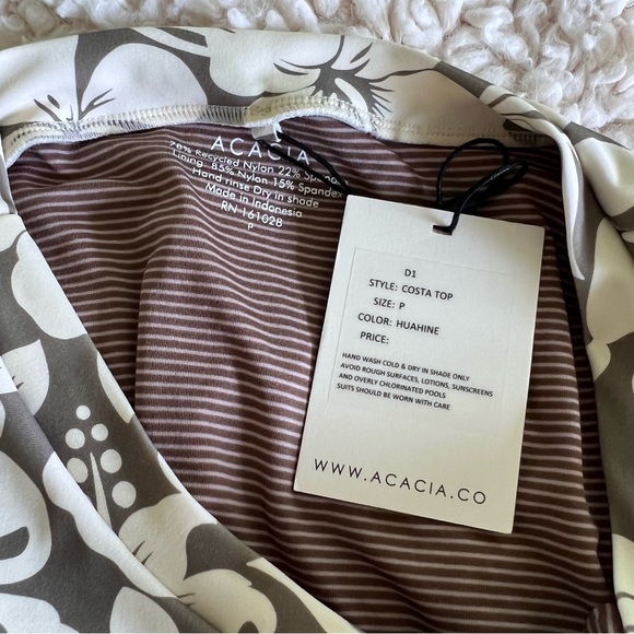 ACACIA Costa top in Huahine - Picture 8 of 8